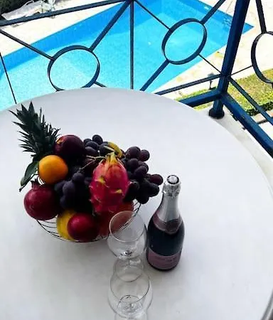 Sea Breeze Апартаменты *