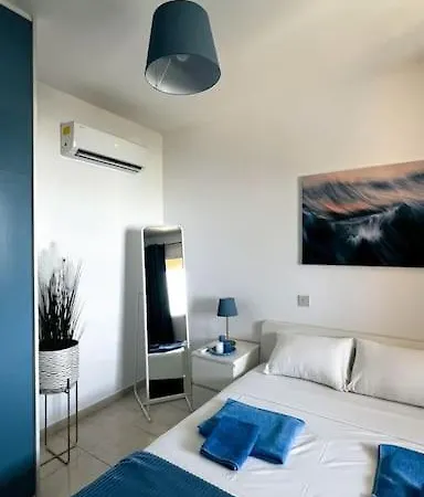 Апартаменты Sea Breeze *